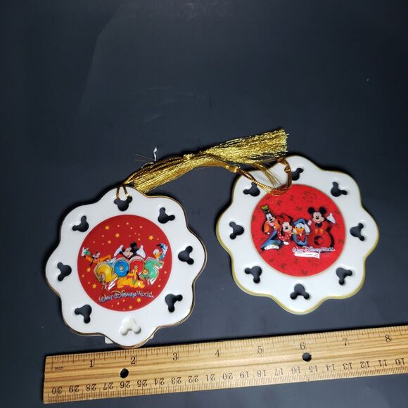 Walt Disney World Lot of 2 Christmas Tree Ornament 2005 2008 Wreath 4" - Picture 6 of 9